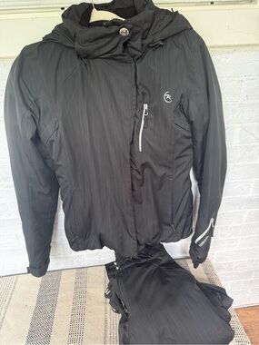Black women’s Insulated Ski Jacket